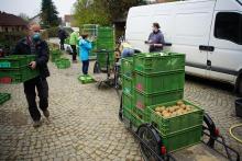 Beim Beladen der Lastenräder.