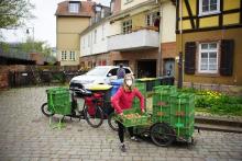 Beim Abladen am Verteilpunkt Weidenhausen.